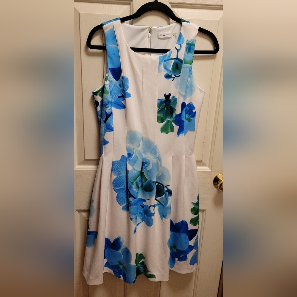 Calvin Klein Floral Blue and Green Dress Size 8 - Picture 2 of 7